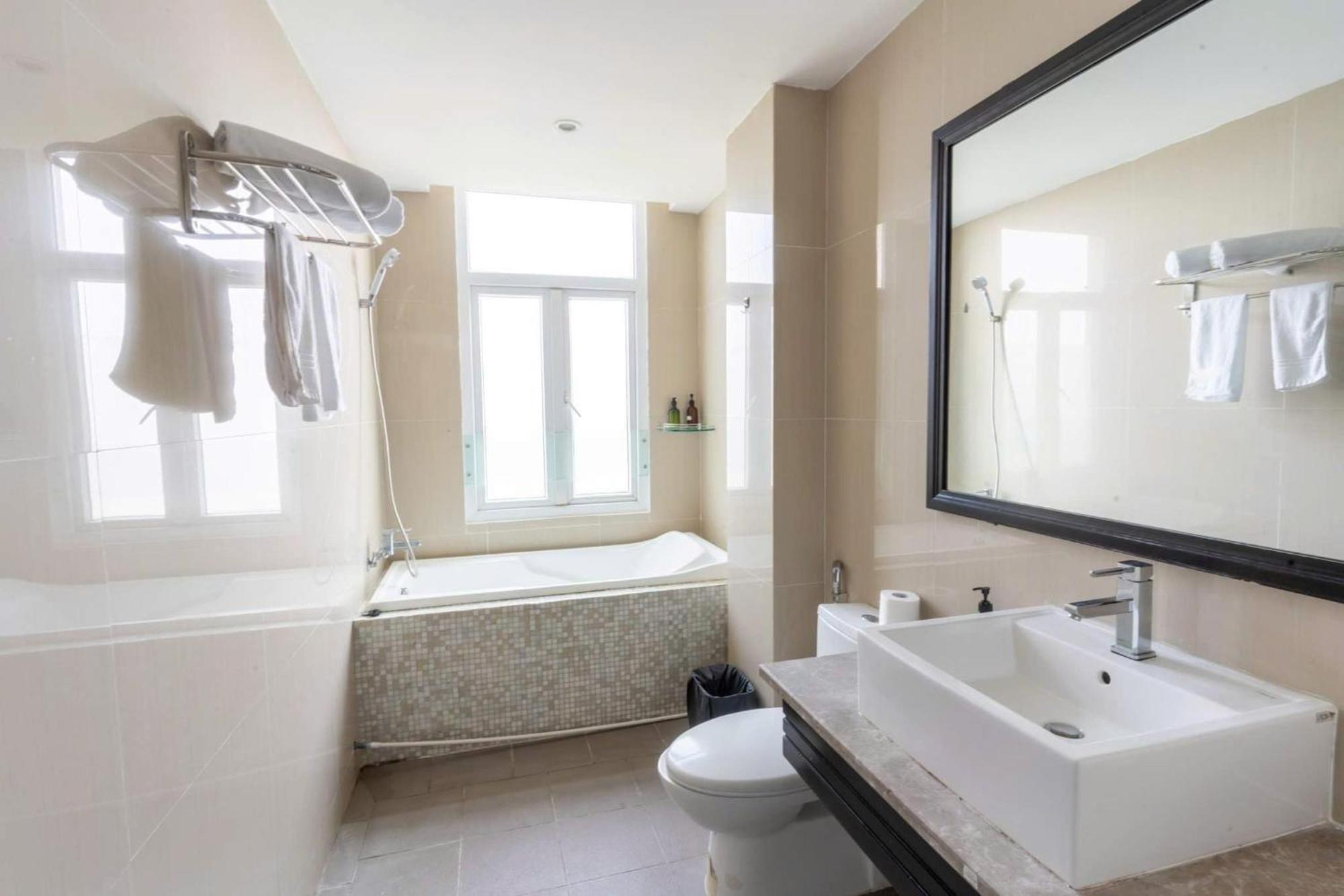 Queen Palace Sea View Hotel Ντα Νανγκ Εξωτερικό φωτογραφία